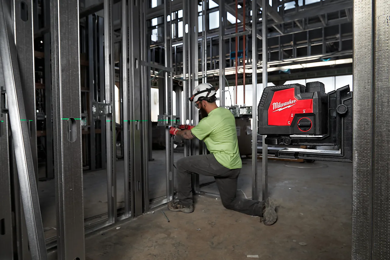 Krysslaser L4 CLLP-301C milwaukee