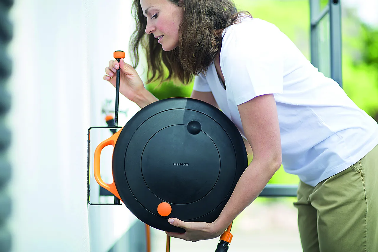 Fiskars Veggbrakett for slangetrommel