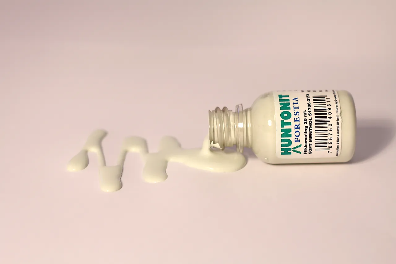 Huntonit flikkemaling soft menthol 20ml flaske ncs 1706-g15y