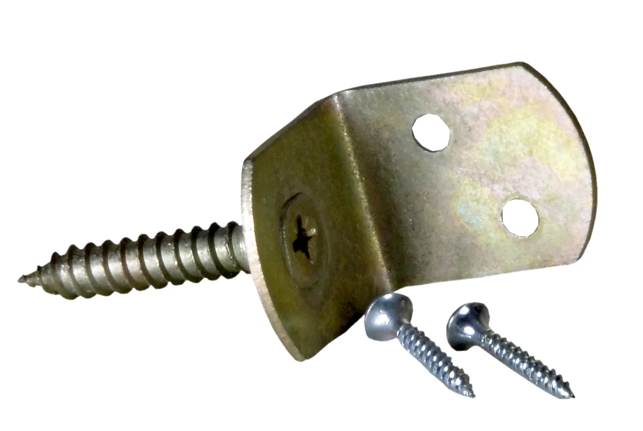 Vinkelbeslagfeste for levegg Vinkelbeslagfeste for levegg