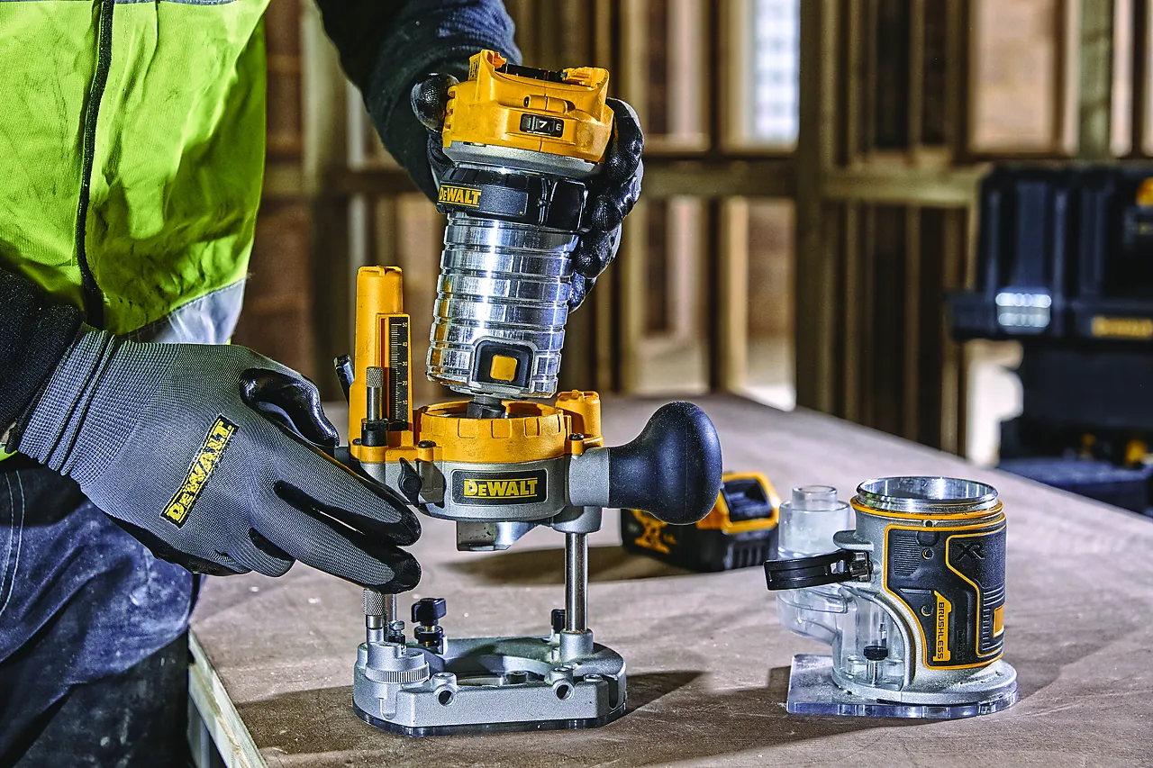 Håndoverfres 18V XR DCW604NT-XJ