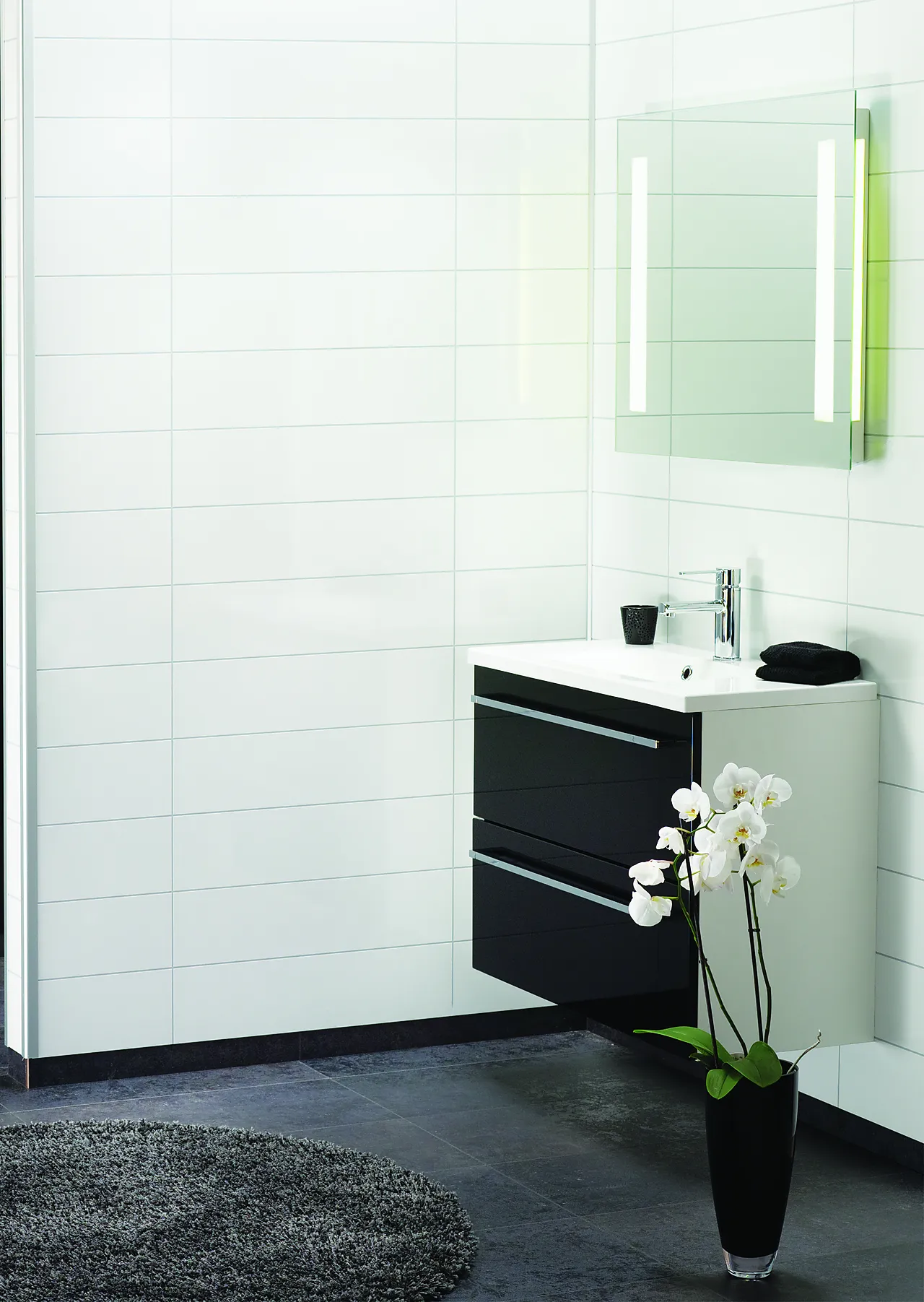 Baderomsplate denver hvit høyglans flis 60x15 cm 11x620x2400 mm Baderomsplate denver hvit høyglans flis 60x15 cm 11x620x2400 mm