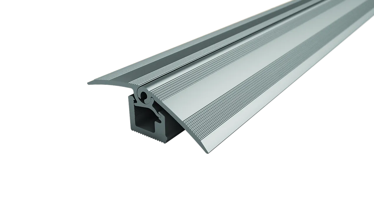 Kombilist med t-list og overgangslist i ett, sølvfarget.