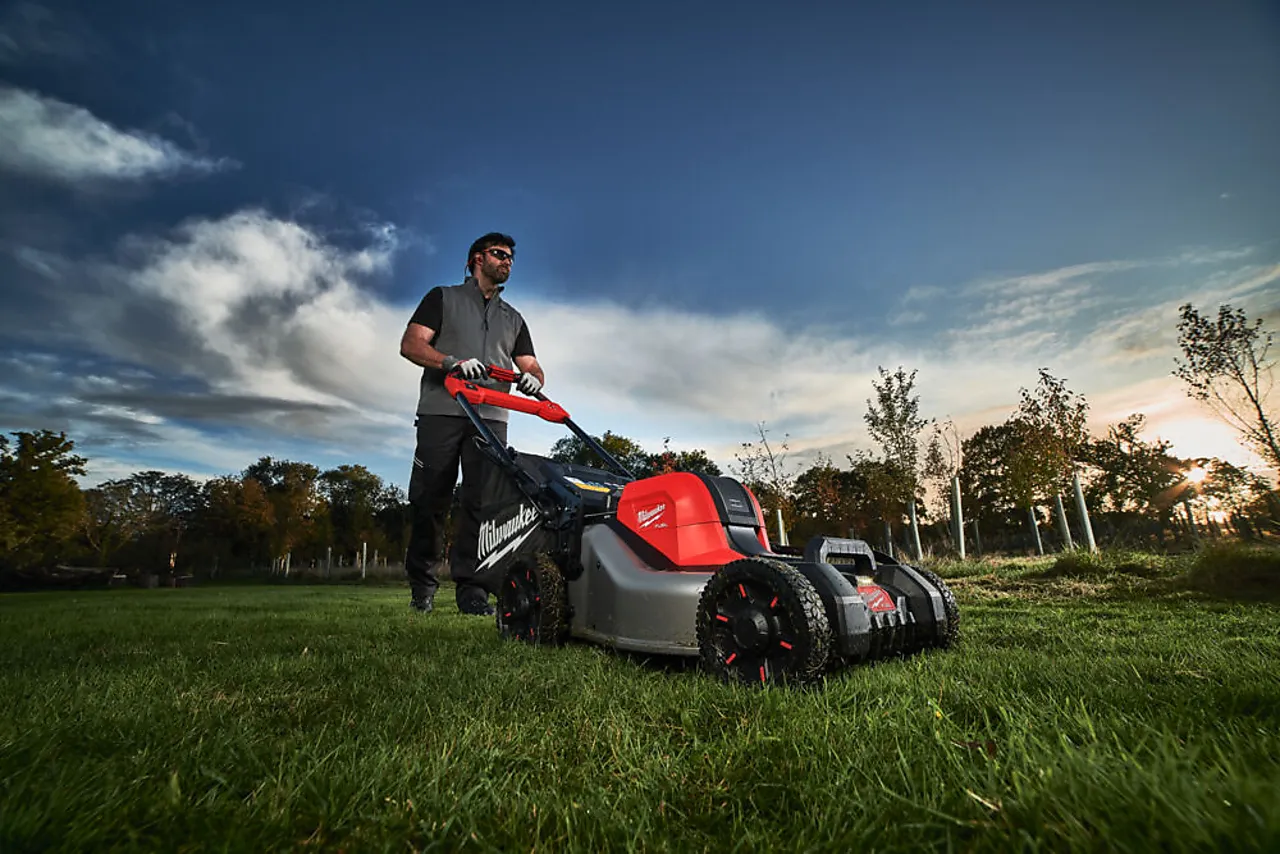 Milwaukee gressklipper M18 FUEL 46 cm M18F2LM46-802 null - null - 2 - Miniatyr