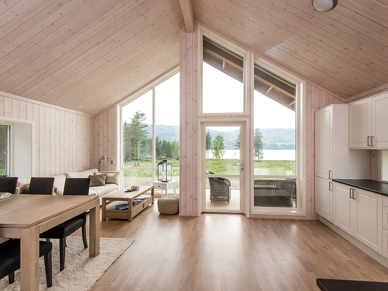 Furu 14x120 slettpanel la hv lakk hvitpigmentert null - null - 2 - Miniatyr