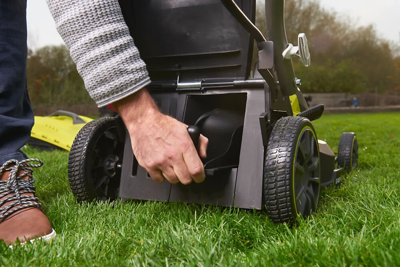 Gressklipper RY18LMX37A-0 null - null - 2 - Miniatyr