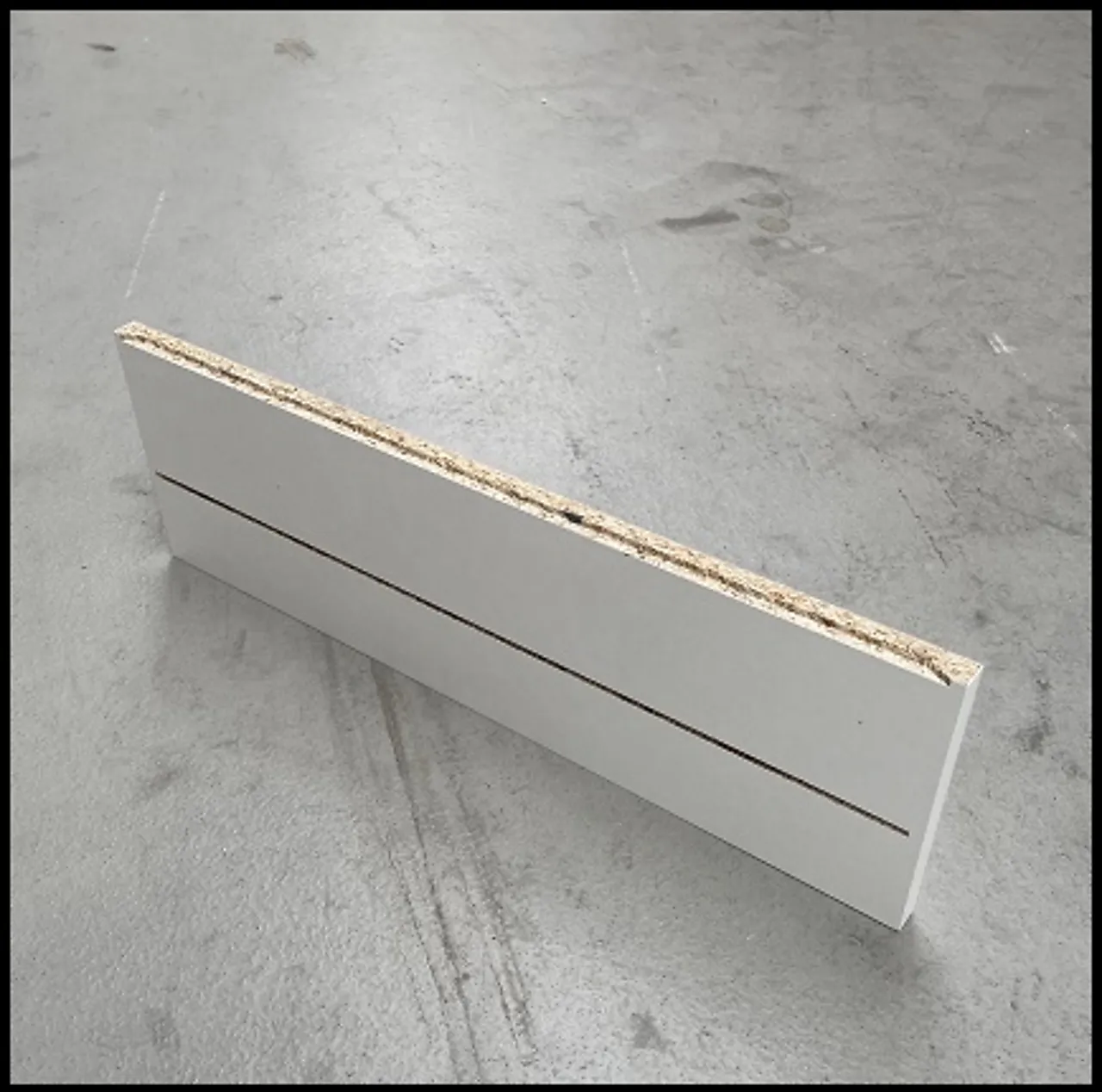 Sokkelende Hvit Perle - 53/17 null - null - 2 - Miniatyr