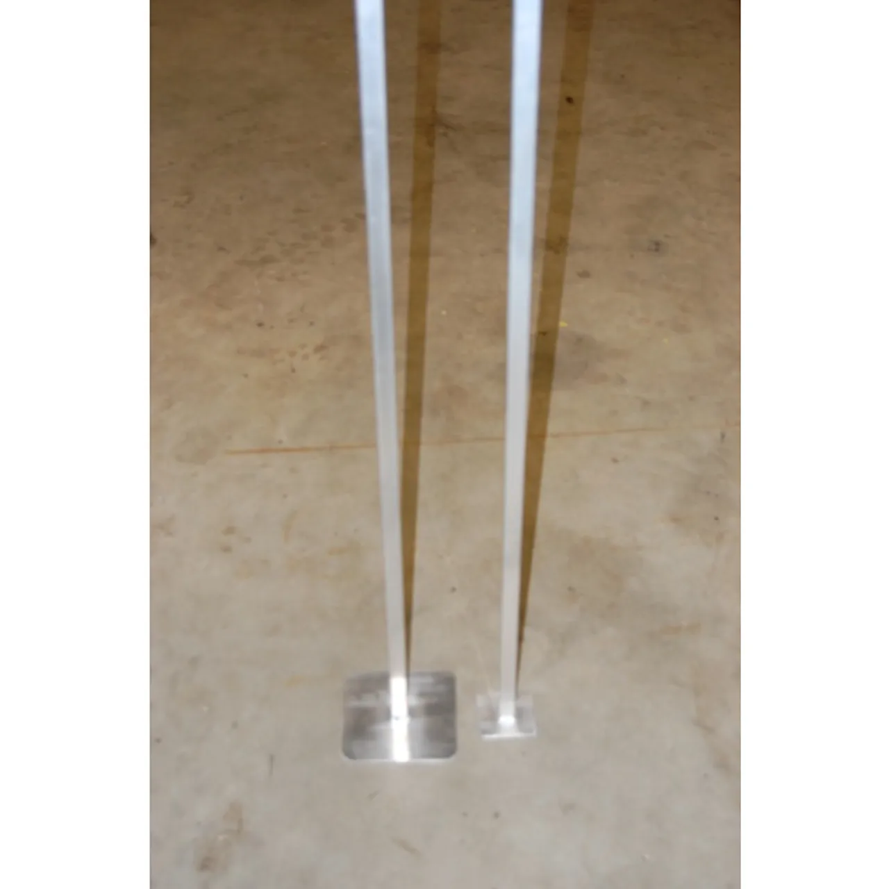 Aluminium høydestav med liten fotplate