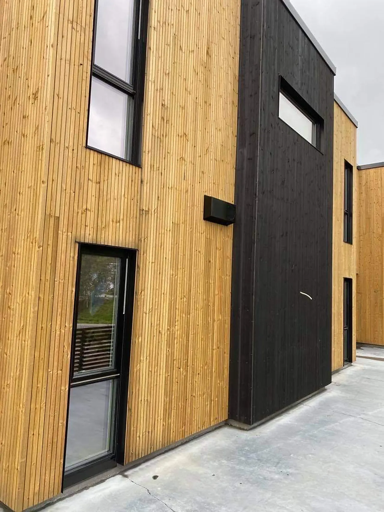 Kledning dobbelfalset royalimpregnert furu sort 19x098 mm null - null - 2 - Miniatyr