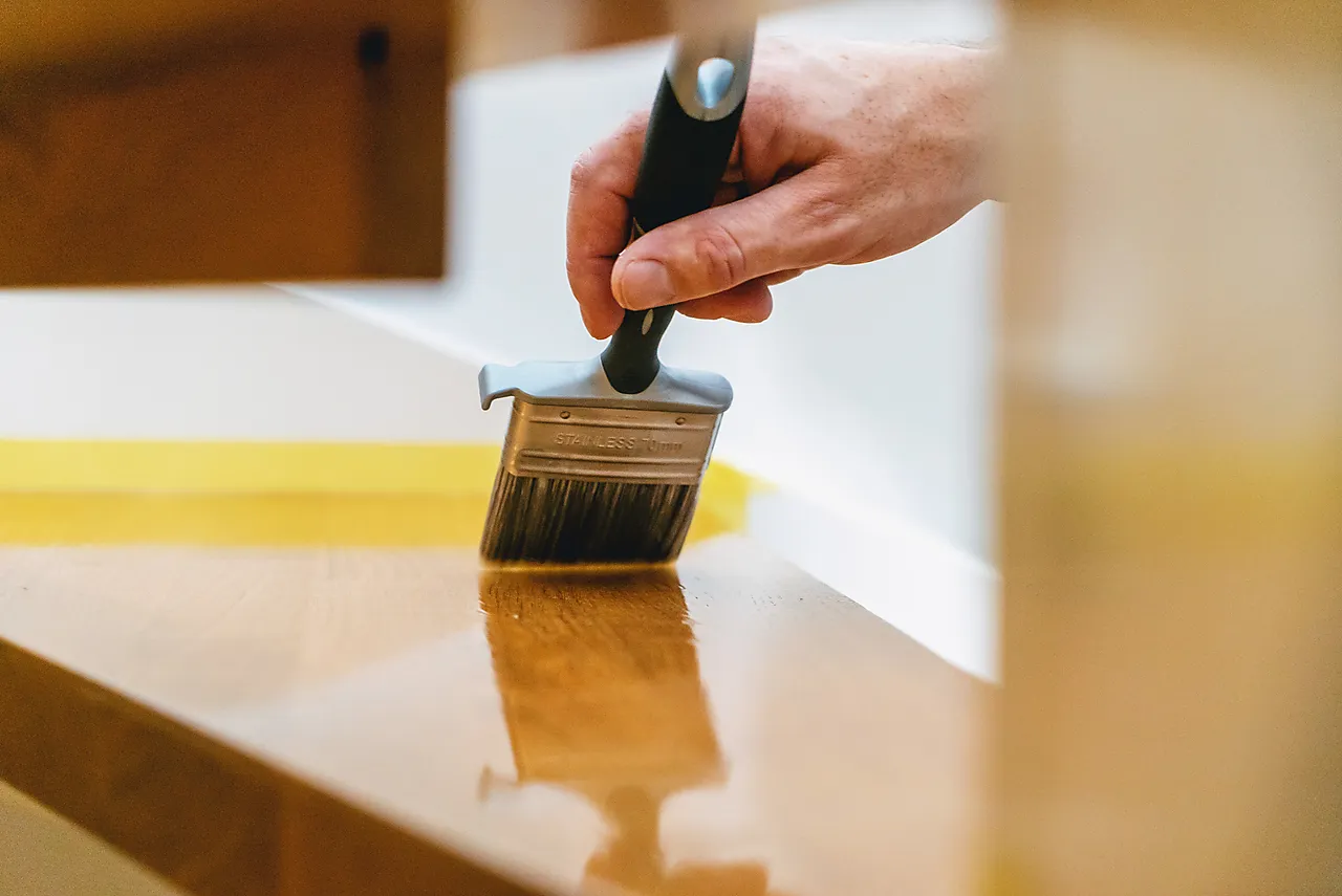 Gulvlakk oljebasert halvblank 3 liter Trestjerner null - null - 2 - Miniatyr