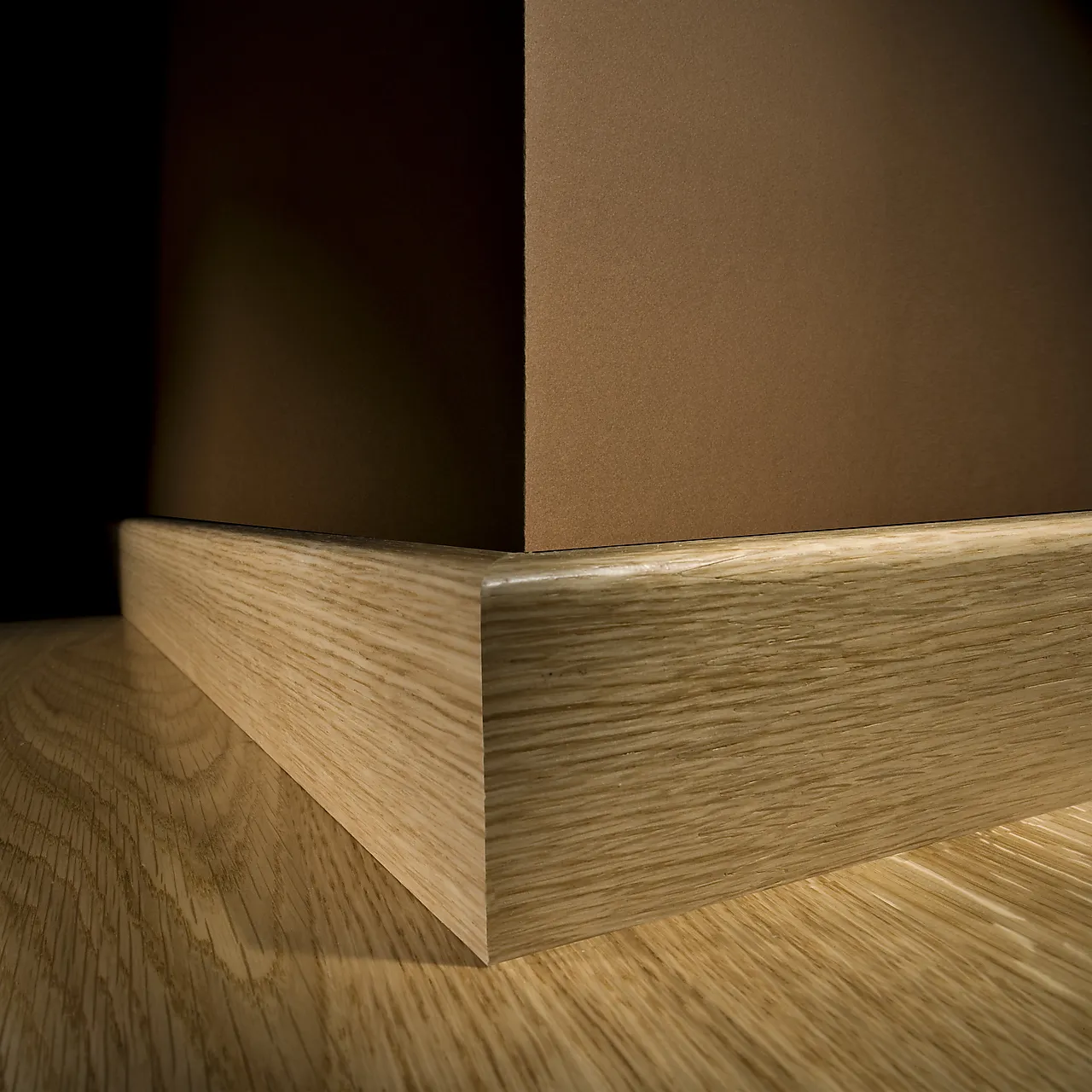 Gulvlist finért 16x60 mm Shore ultramatt