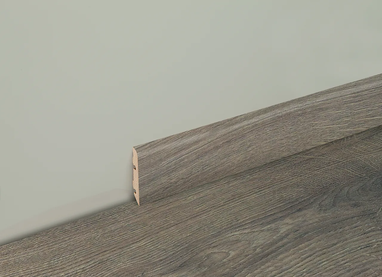 Sokkellist 14/60 2400 mm Butterscotch eik