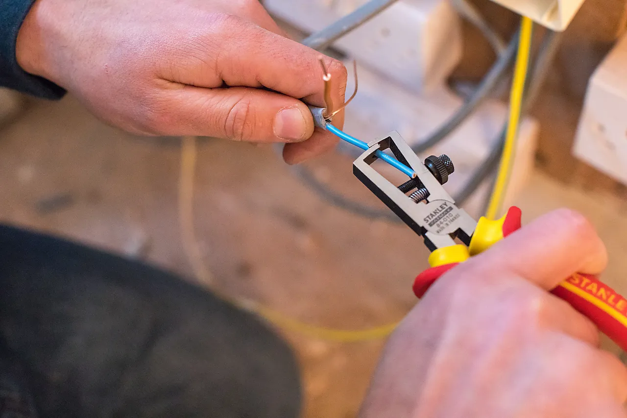 Tang elektriker 170 mm null - null - 3 - Miniatyr