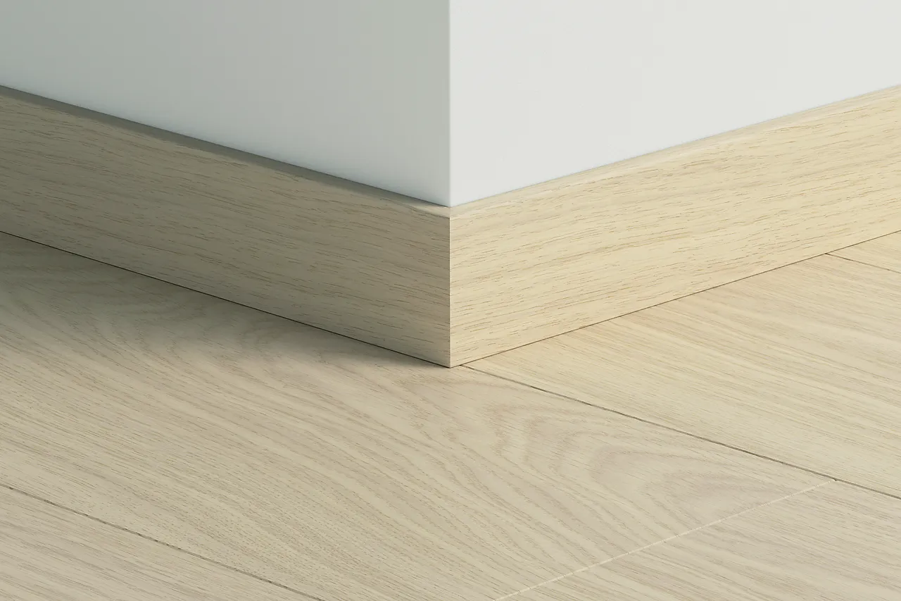 Sokkellist vinyl 2400x12x58mm light danish oak