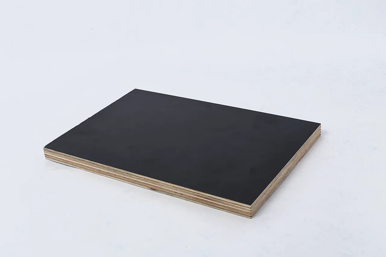 Kryssfinér kombi filmbelagt 15x1500x3000 mm