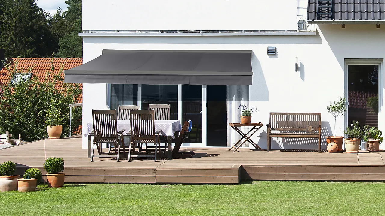 Markise halvkassett 3x2,5 meter